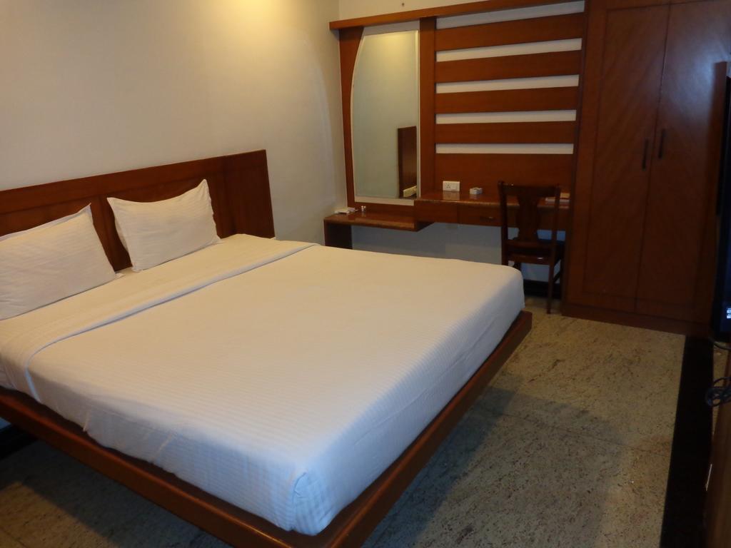 Sanu International Hotel Nāmakkal Exterior foto