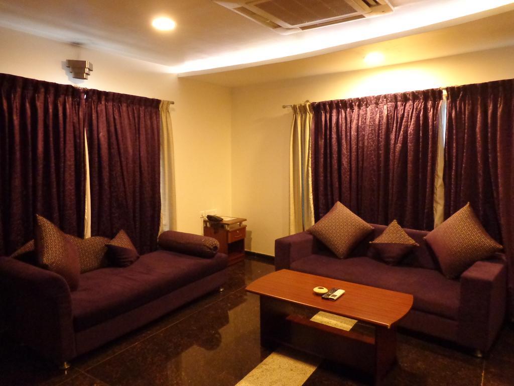 Sanu International Hotel Nāmakkal Exterior foto